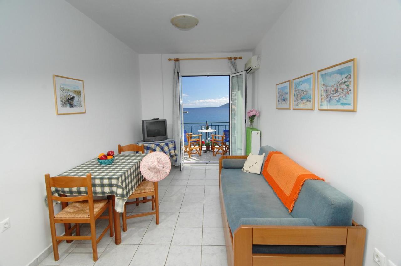 Alexis Studios And Apartments Ajía Effimía Kültér fotó