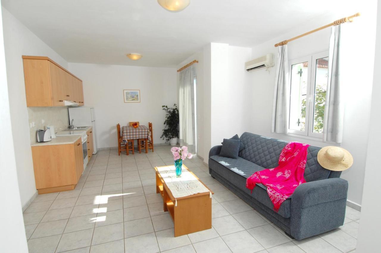 Alexis Studios And Apartments Ajía Effimía Kültér fotó