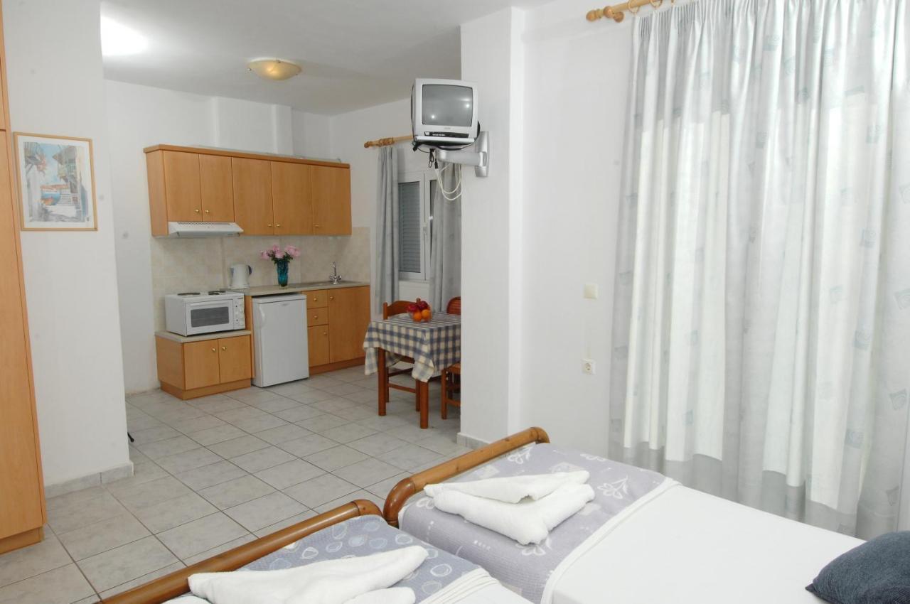 Alexis Studios And Apartments Ajía Effimía Kültér fotó