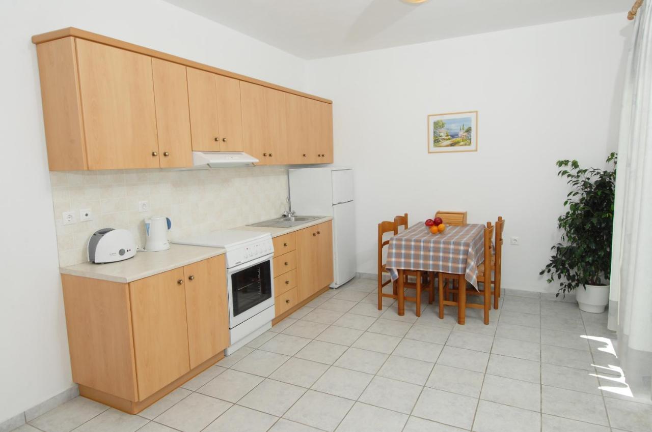 Alexis Studios And Apartments Ajía Effimía Kültér fotó